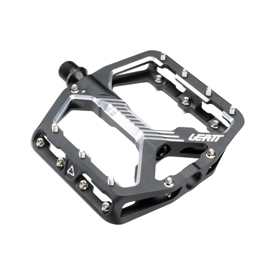 Leatt_Pedals_AllMtn6.0Flat_Black_9025100300_01_b331ee89-d001-4acd-98ee-cb8f2cb2628a